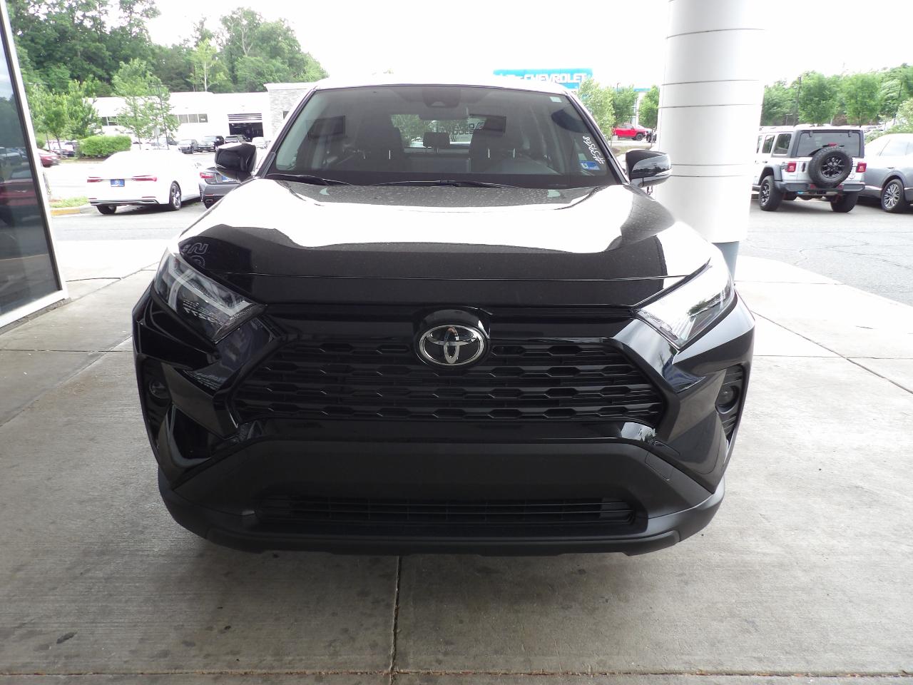 Toyota RAV4 LE FWD (Natl) 2025