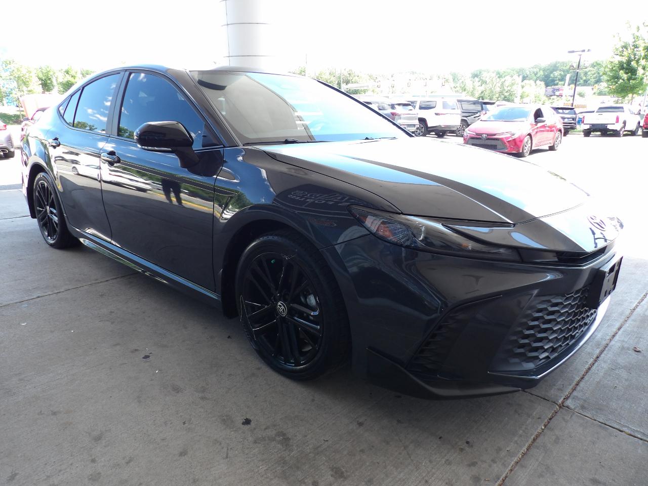 Toyota Camry SE 2025