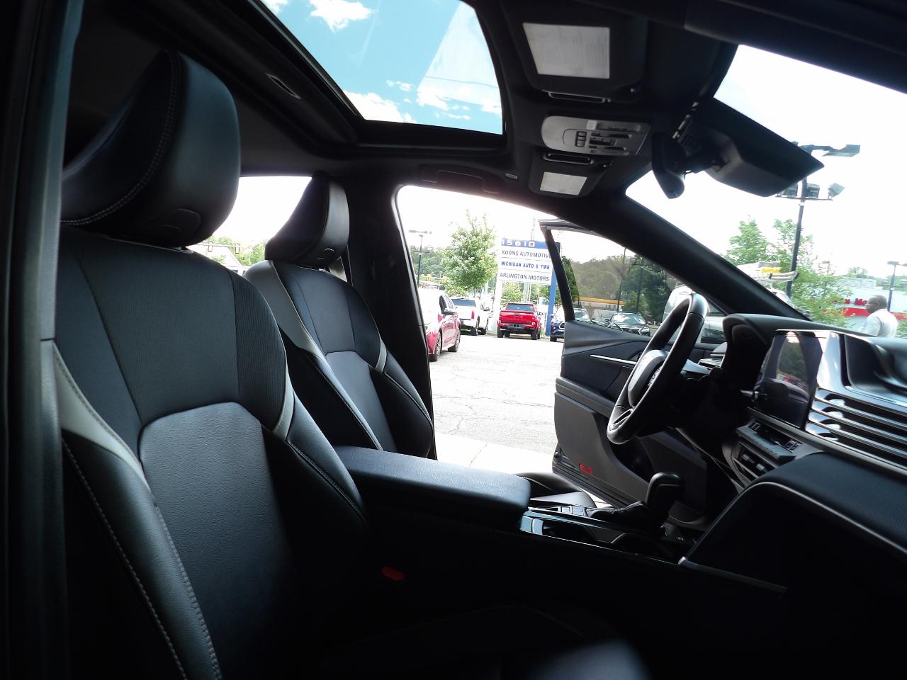 Toyota Camry SE 2025