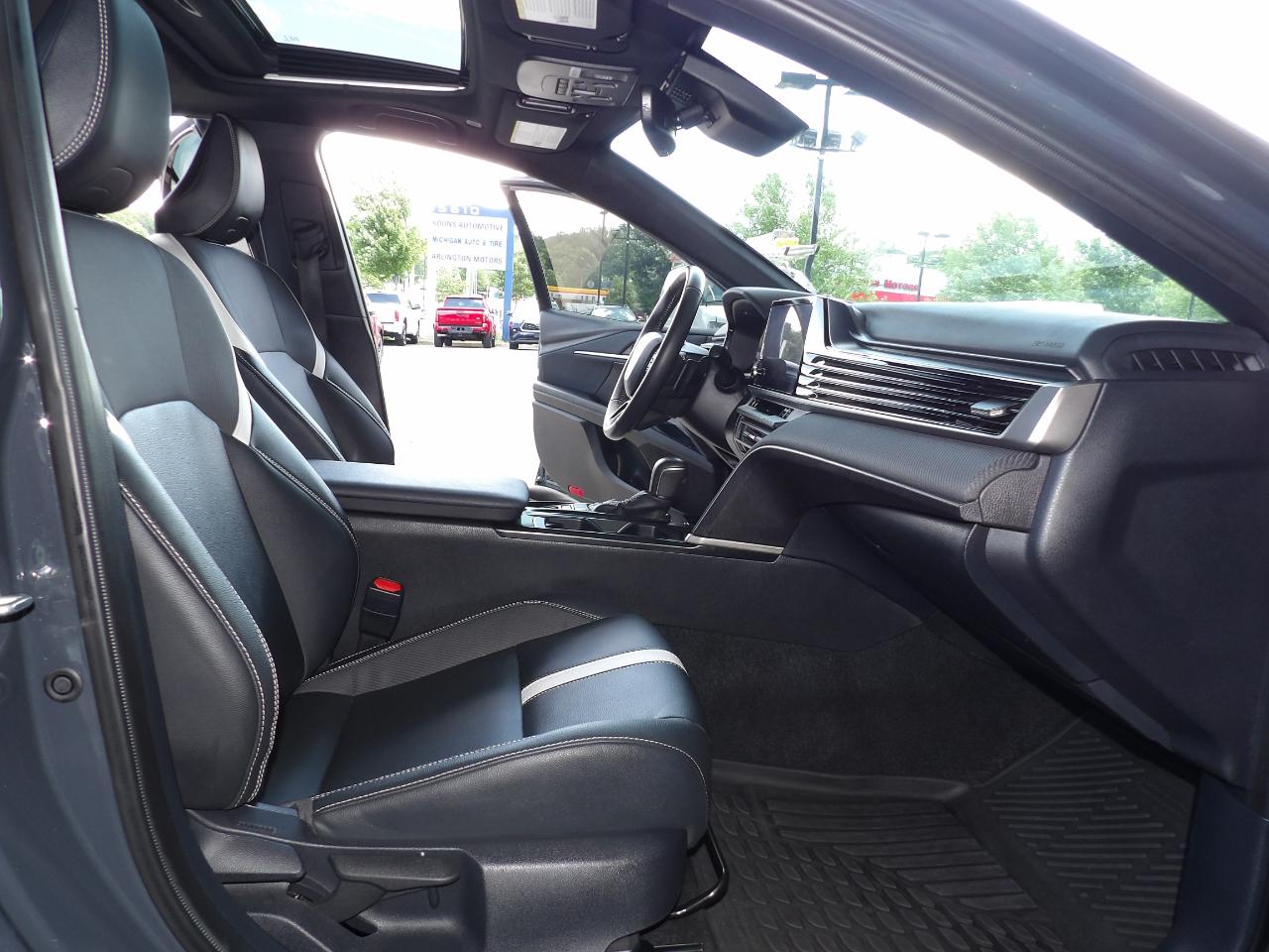 Toyota Camry SE 2025