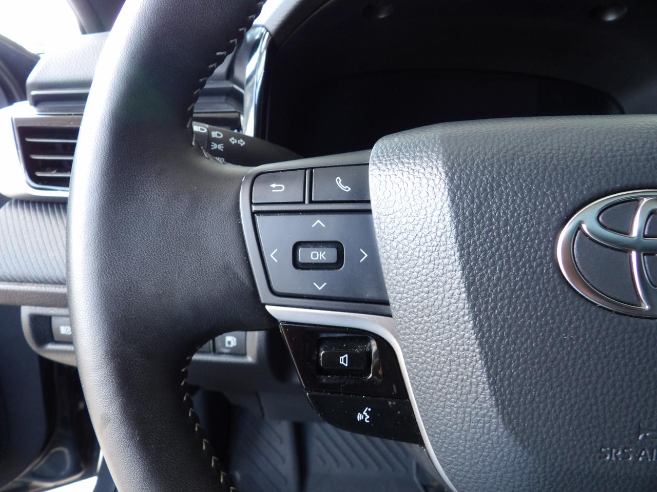 Toyota Camry SE 2025