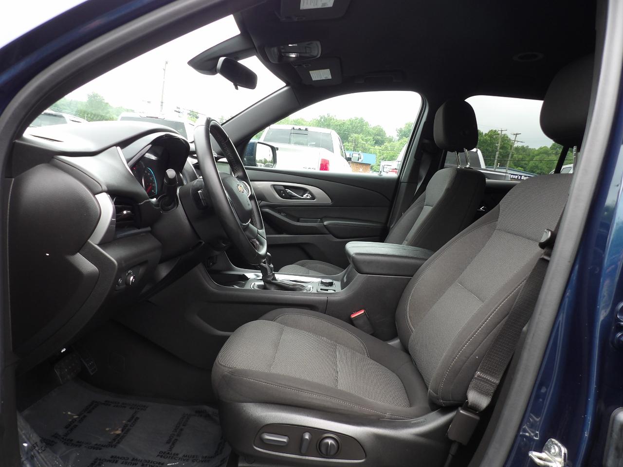 Chevrolet Traverse AWD 4dr LT Cloth w/1LT 2023