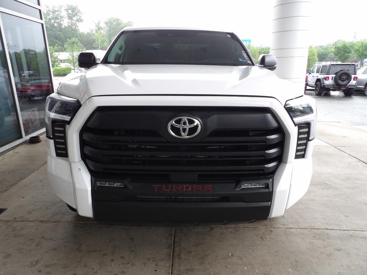 Toyota Tundra 4WD SR5 CrewMax 5.5' Bed (Natl) 2024