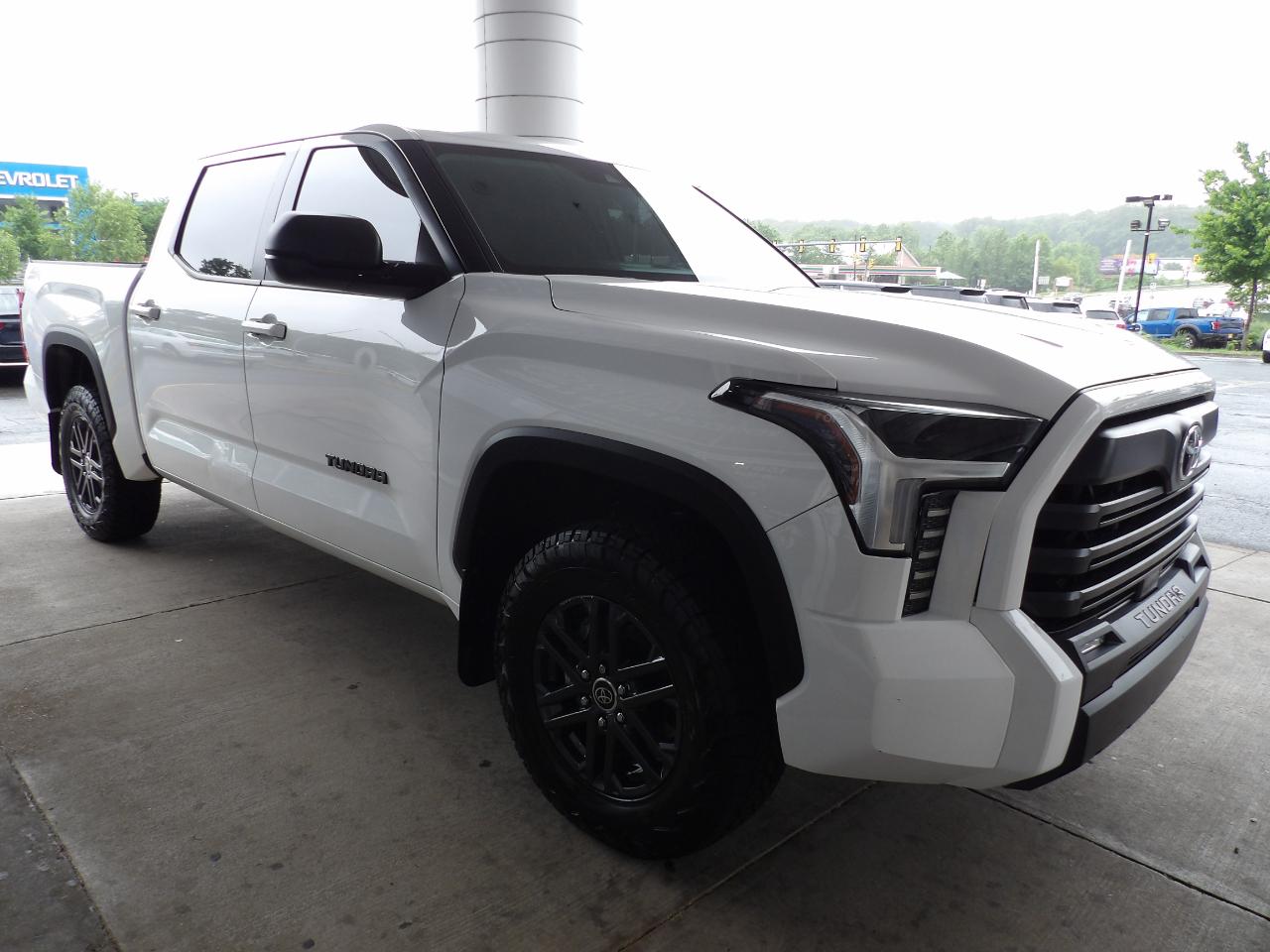Toyota Tundra 4WD SR5 CrewMax 5.5' Bed (Natl) 2024