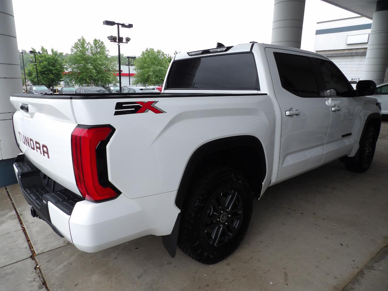 Toyota Tundra 4WD SR5 CrewMax 5.5' Bed (Natl) 2024
