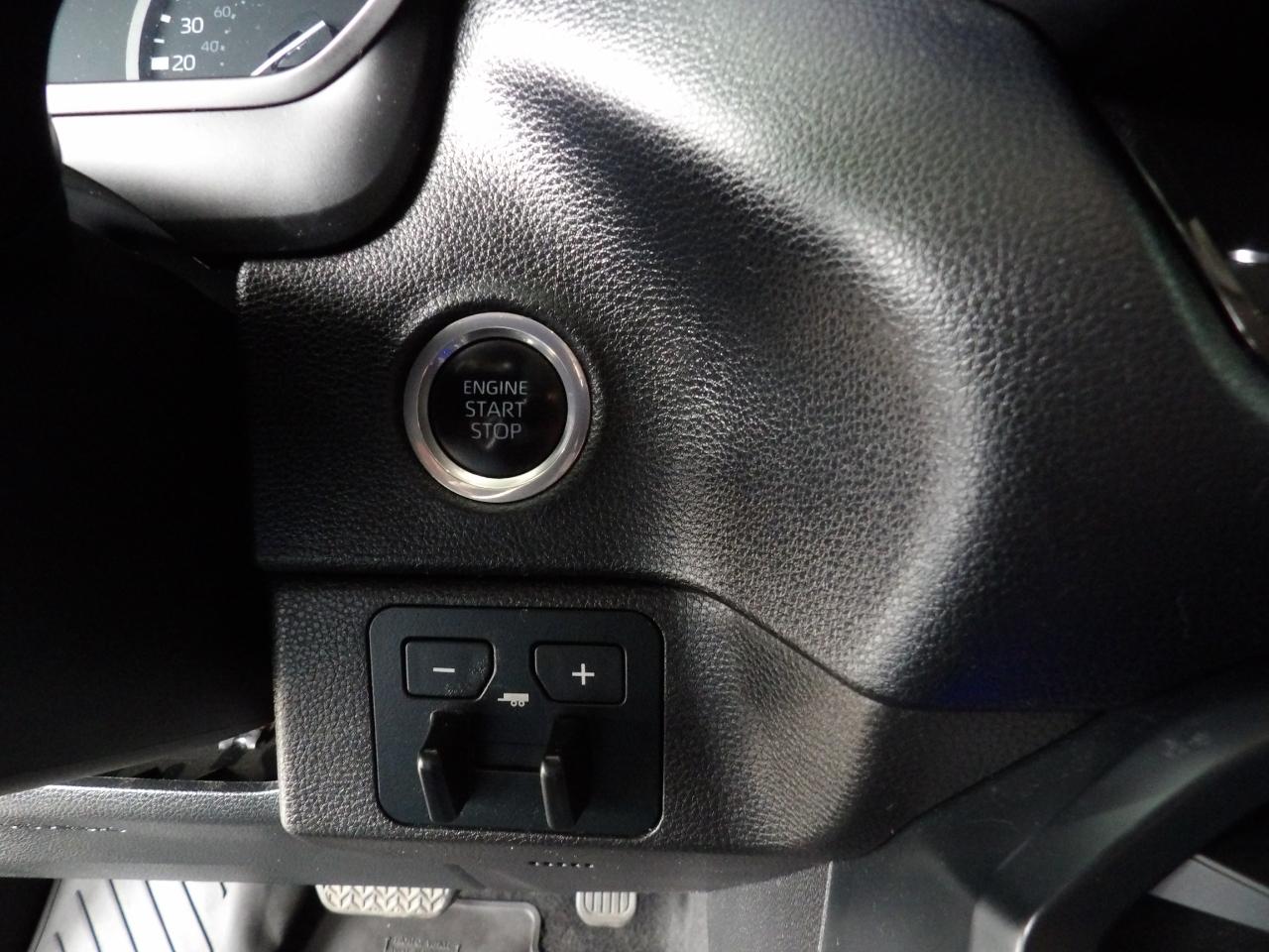 Toyota Tundra 4WD SR5 CrewMax 5.5' Bed (Natl) 2024