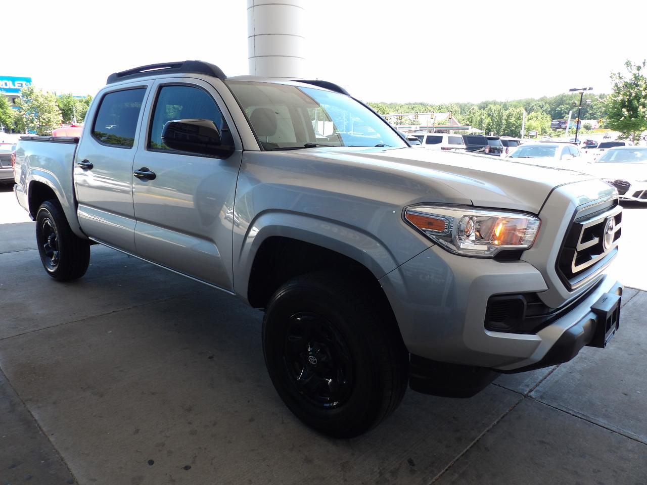 Toyota Tacoma 4WD SR Double Cab 5' Bed V6 AT (Natl) 2023