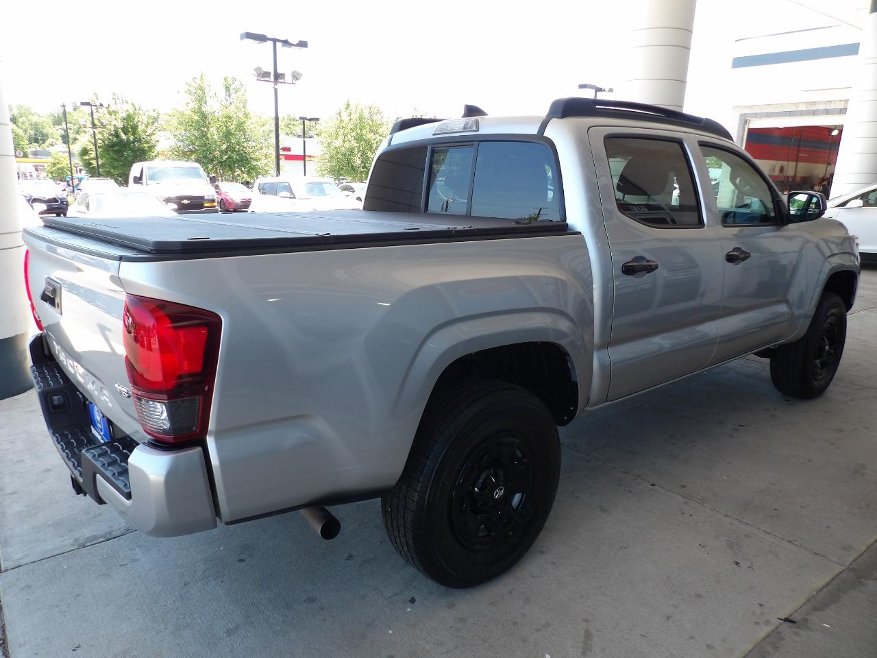 Toyota Tacoma 4WD SR Double Cab 5' Bed V6 AT (Natl) 2023