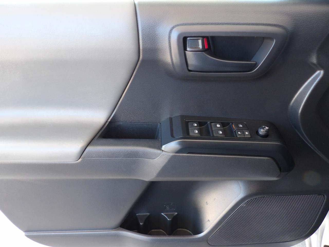 Toyota Tacoma 4WD SR Double Cab 5' Bed V6 AT (Natl) 2023