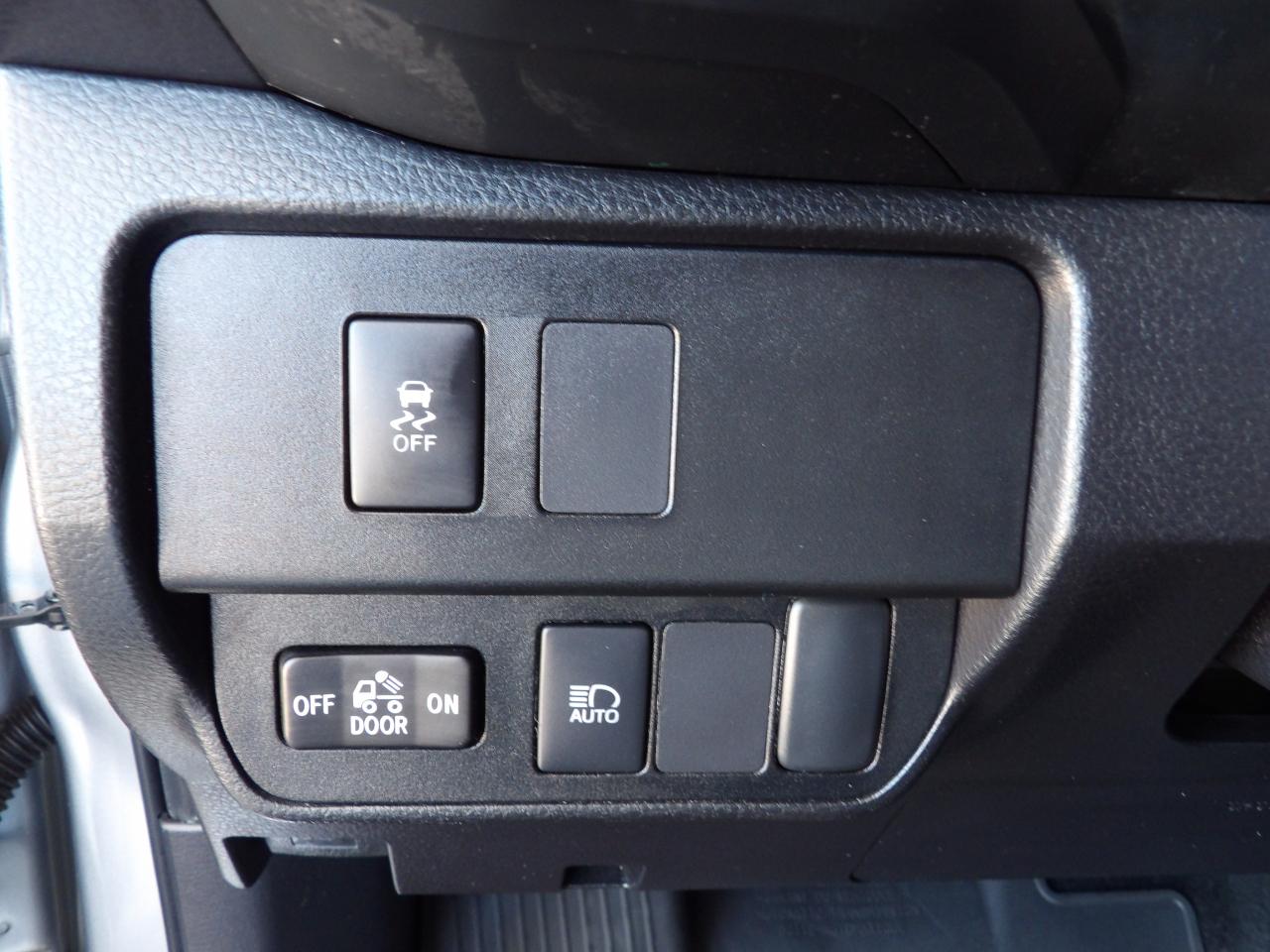 Toyota Tacoma 4WD SR Double Cab 5' Bed V6 AT (Natl) 2023