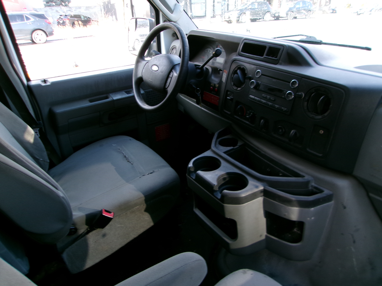 Ford Econoline E-350 Super Duty 2013