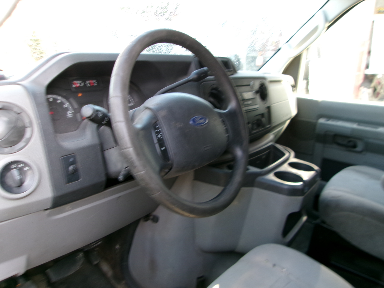 Ford Econoline E-350 Super Duty 2013