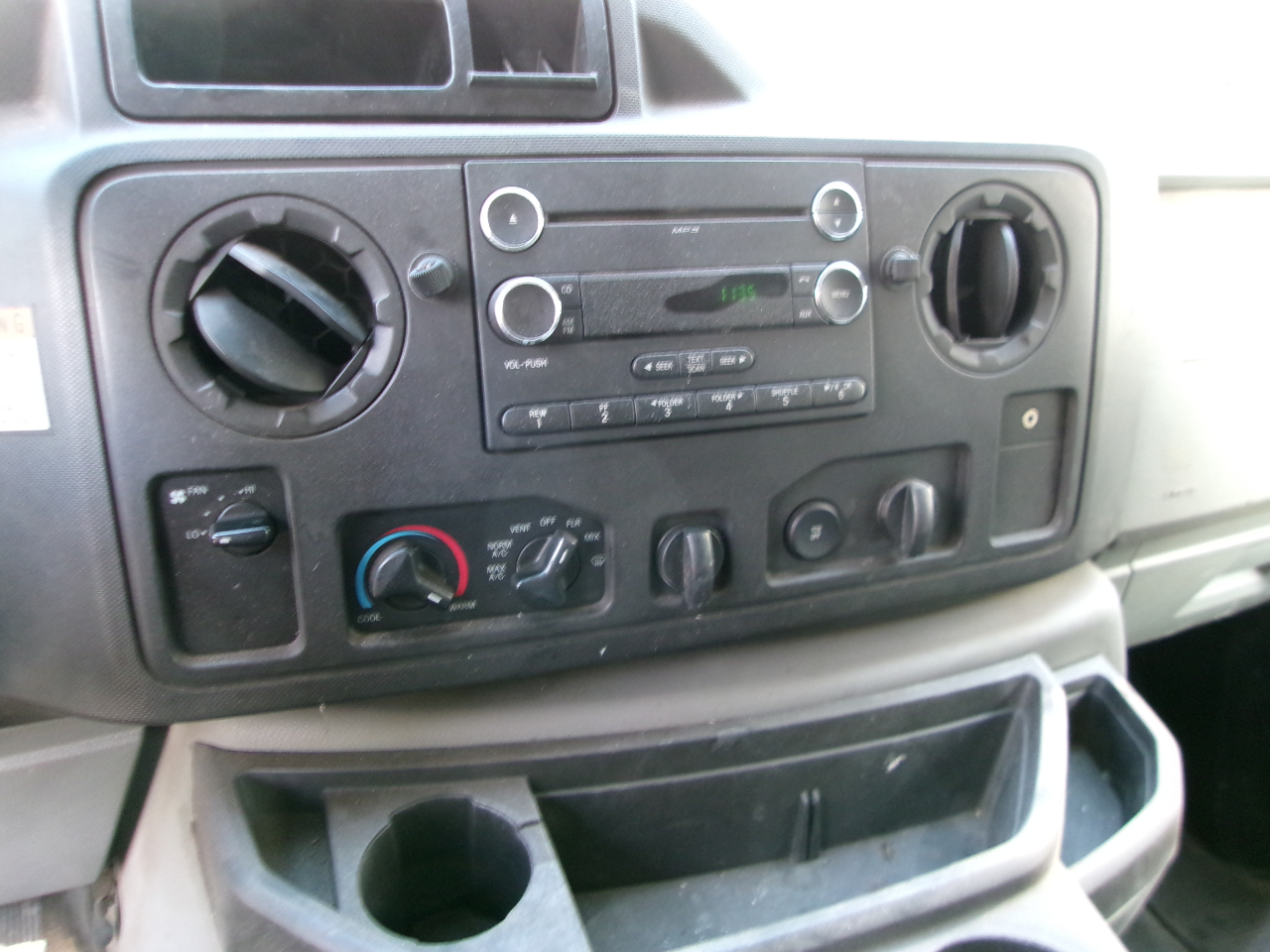 Ford Econoline E-350 Super Duty 2013