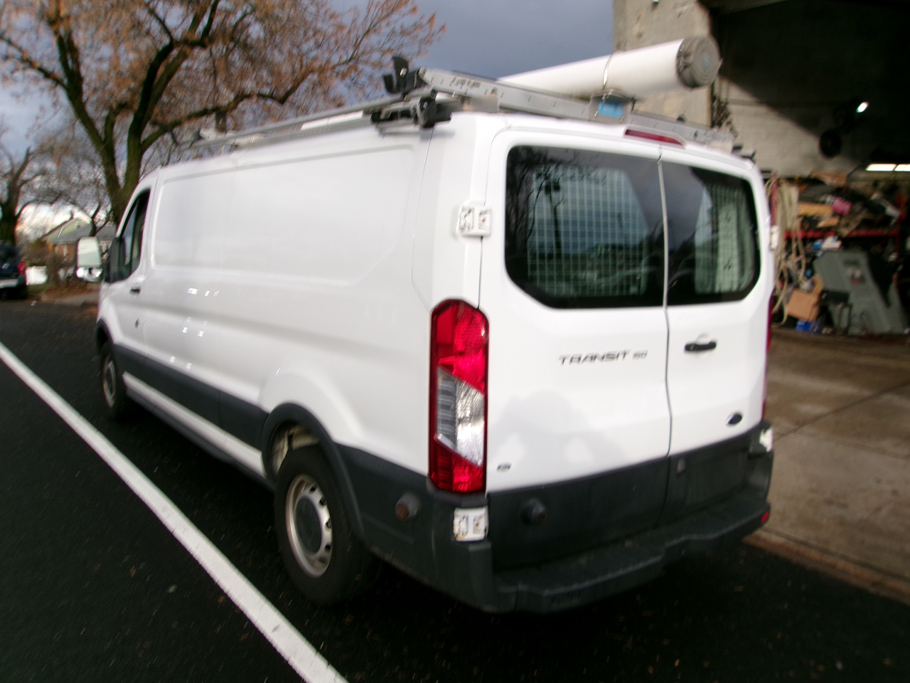 Ford Transit 150 Van Low Roof 60/40 Pass. 148-in. WB 2018