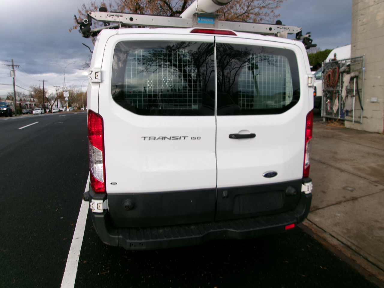 Ford Transit 150 Van Low Roof 60/40 Pass. 148-in. WB 2018