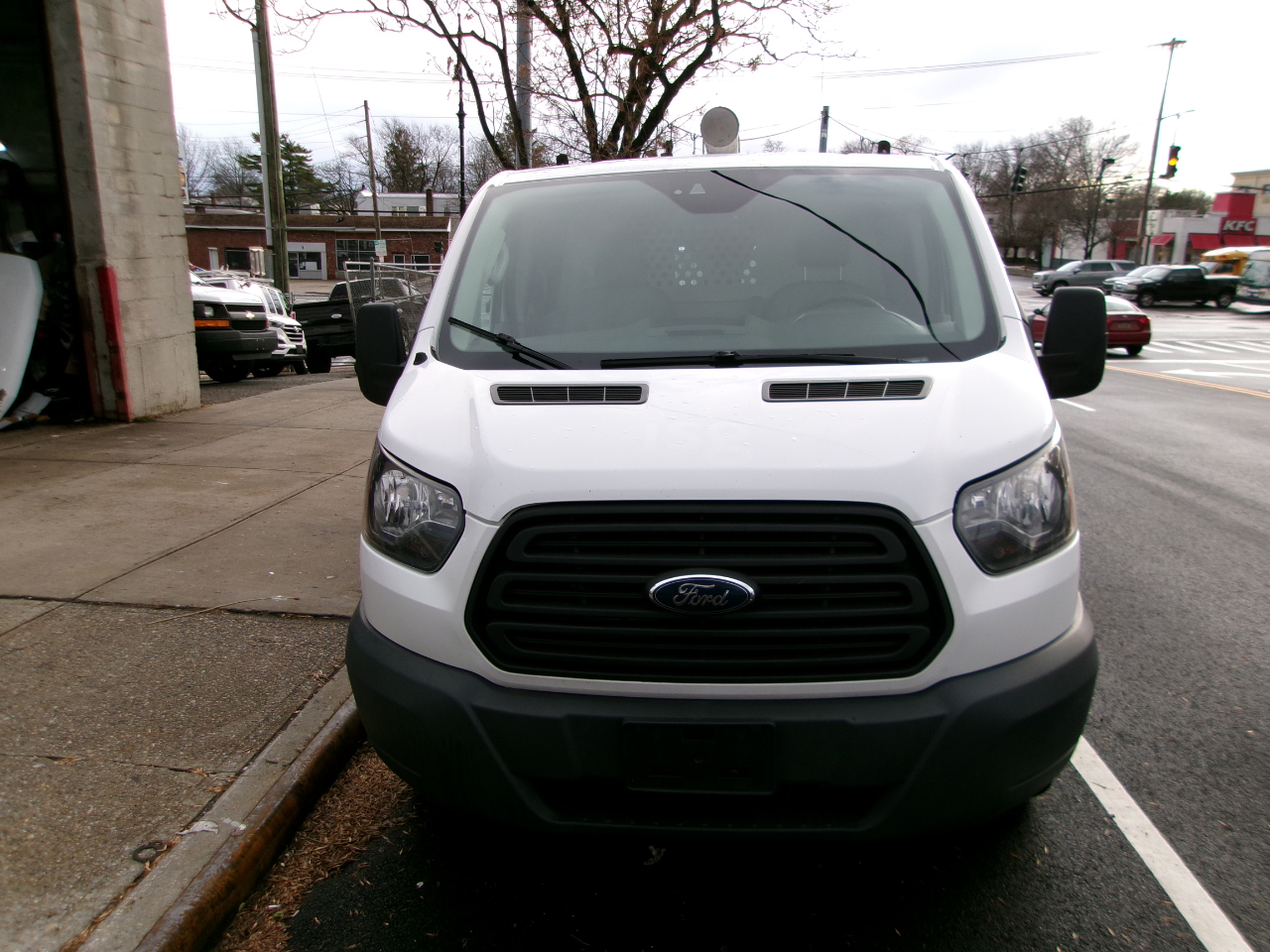 Ford Transit 150 Van Low Roof 60/40 Pass. 148-in. WB 2018