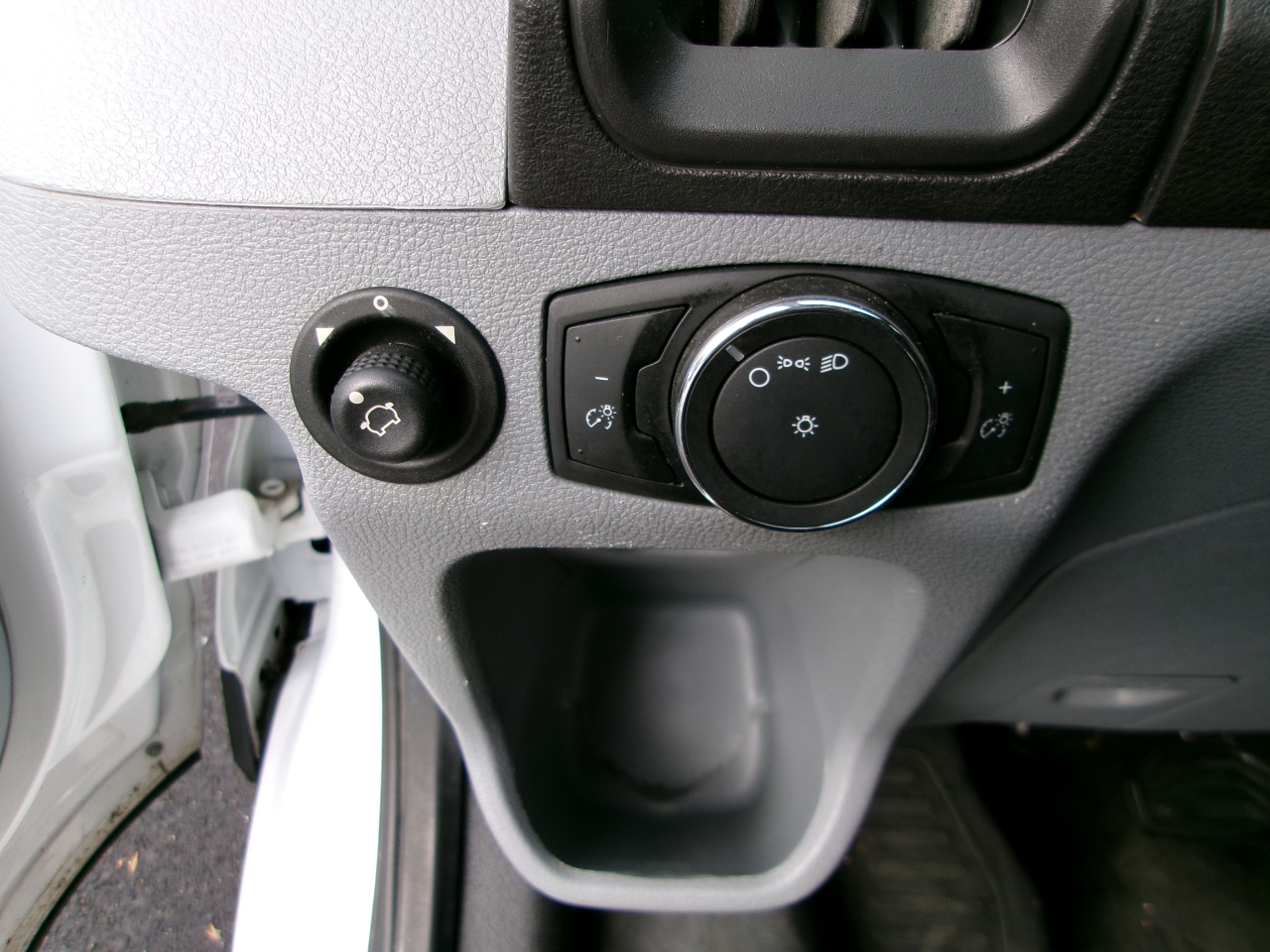 Ford Transit 150 Van Low Roof 60/40 Pass. 148-in. WB 2018