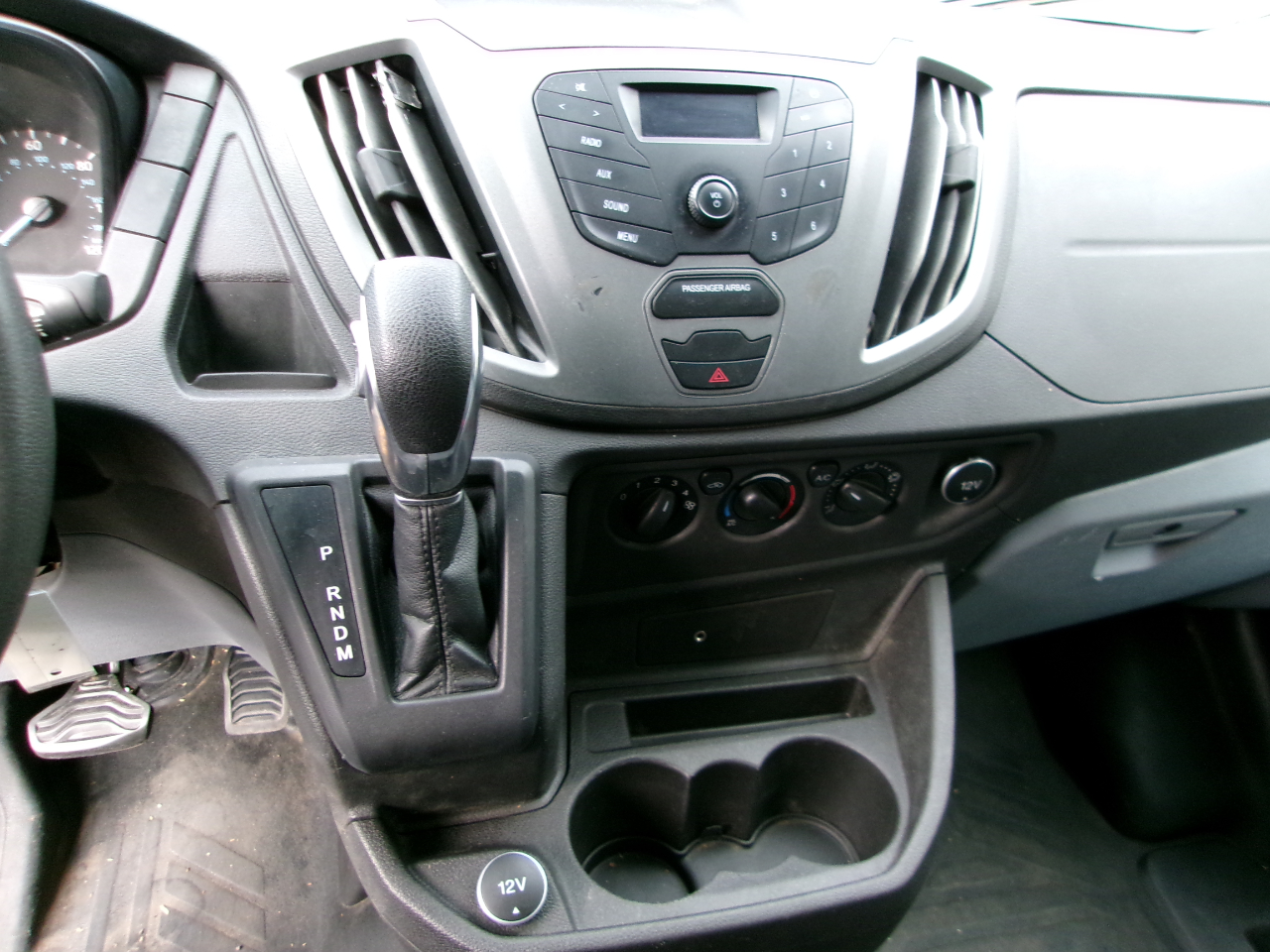 Ford Transit 150 Van Low Roof 60/40 Pass. 148-in. WB 2018