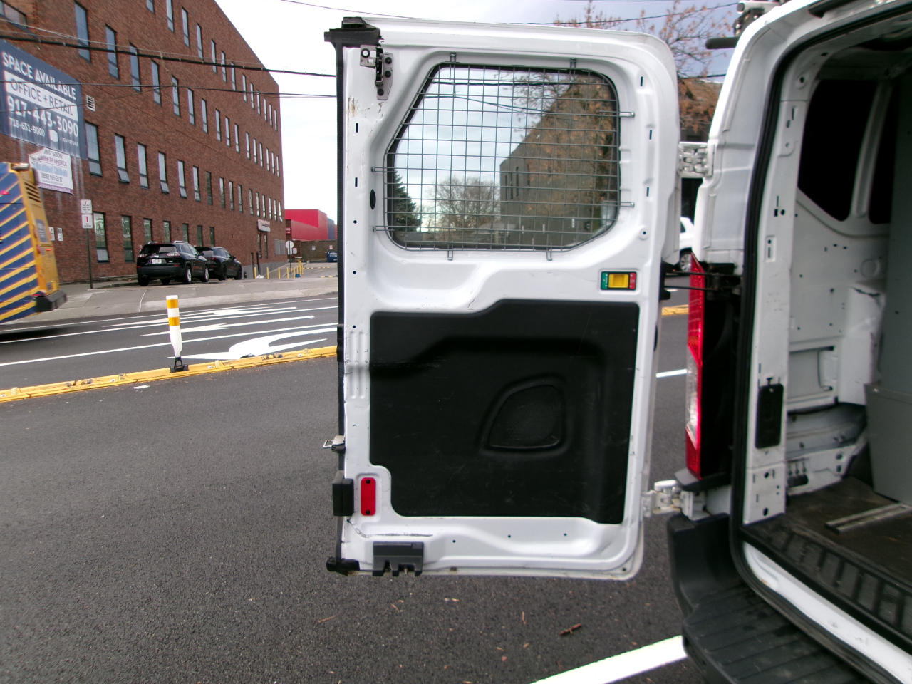 Ford Transit 150 Van Low Roof 60/40 Pass. 148-in. WB 2018