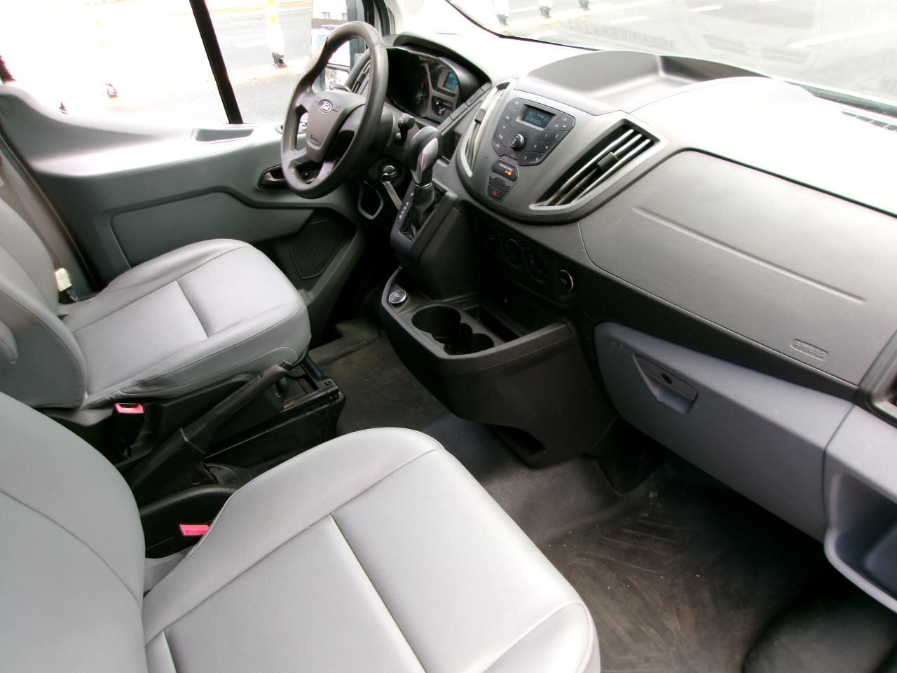 Ford Transit 150 Van Low Roof 60/40 Pass. 148-in. WB 2018