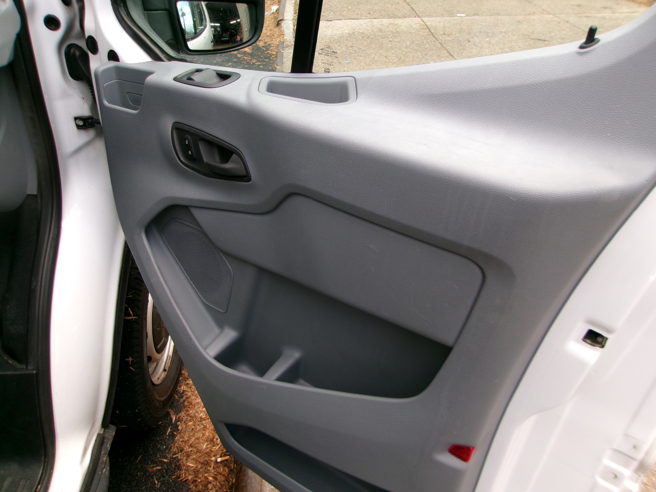 Ford Transit 150 Van Low Roof 60/40 Pass. 148-in. WB 2018