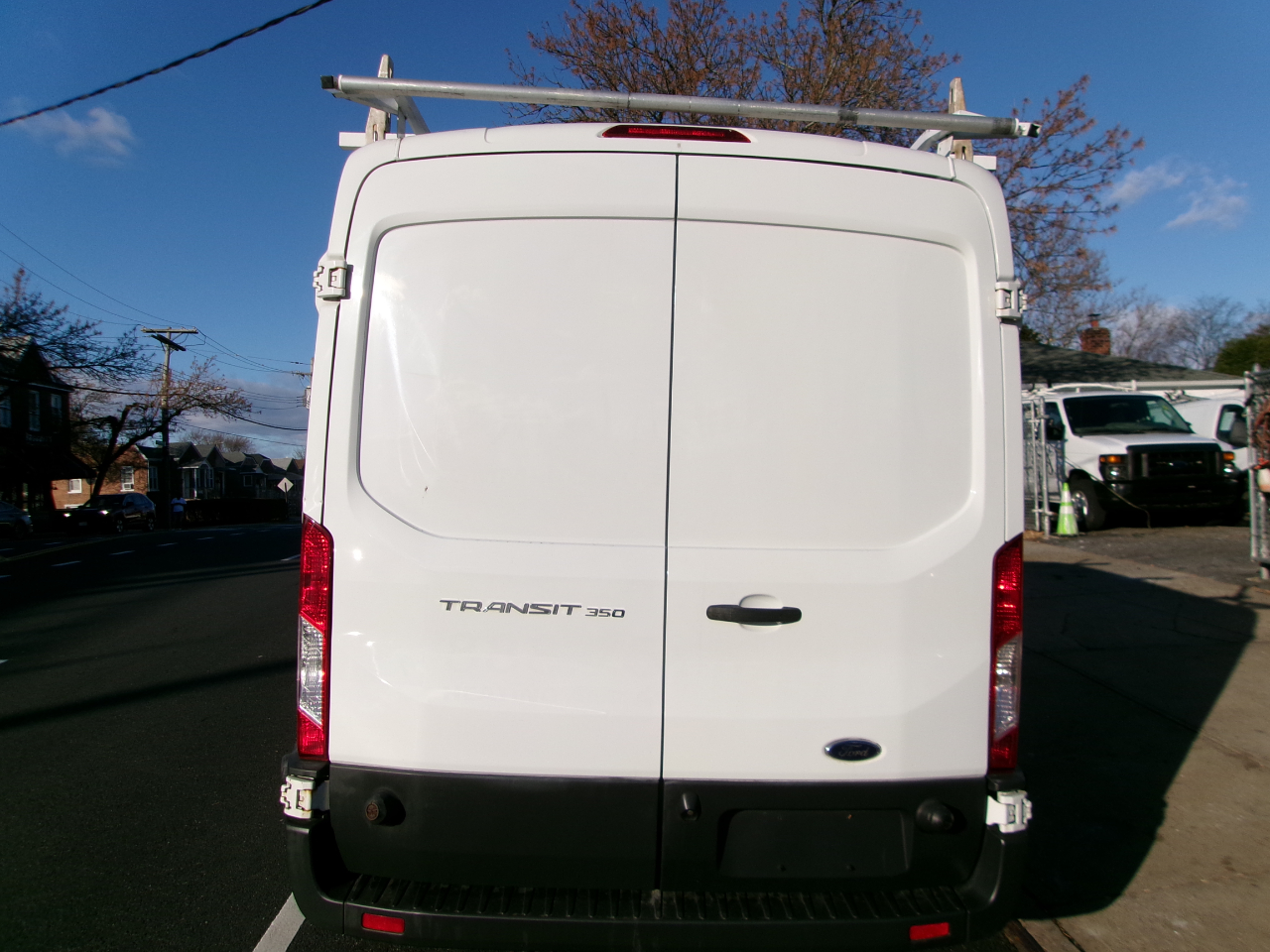 Ford Transit 350 Van Med. Roof w/Sliding Pass. 148-in. WB 2017