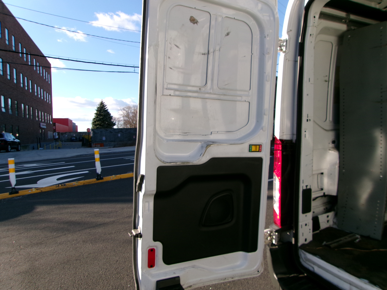 Ford Transit 350 Van Med. Roof w/Sliding Pass. 148-in. WB 2017