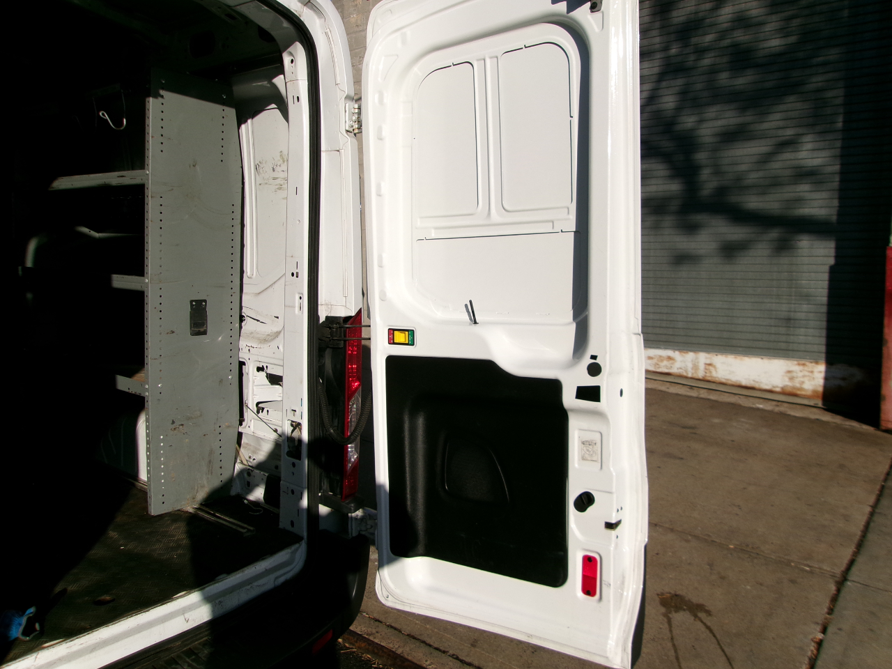 Ford Transit 350 Van Med. Roof w/Sliding Pass. 148-in. WB 2017