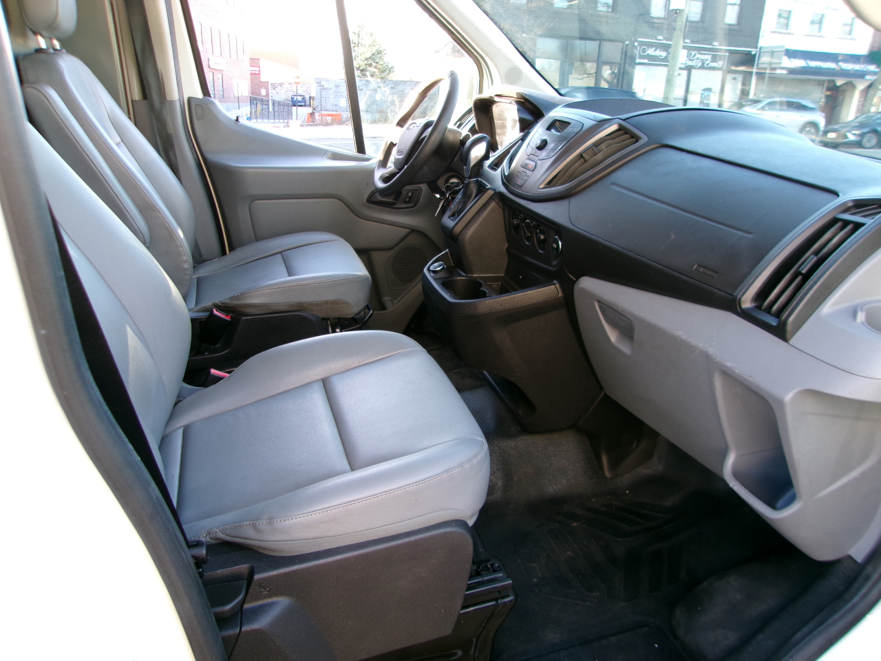 Ford Transit 350 Van Med. Roof w/Sliding Pass. 148-in. WB 2017