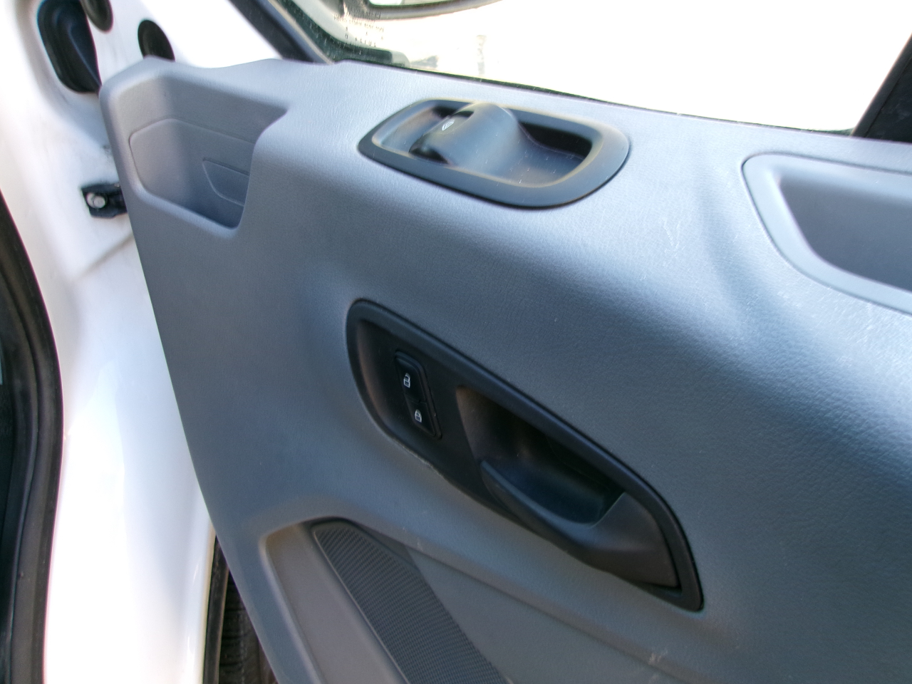 Ford Transit 350 Van Med. Roof w/Sliding Pass. 148-in. WB 2017