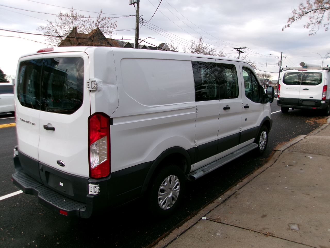Ford Transit 250 Van Low Roof 60/40 Pass.130-in. WB 2016