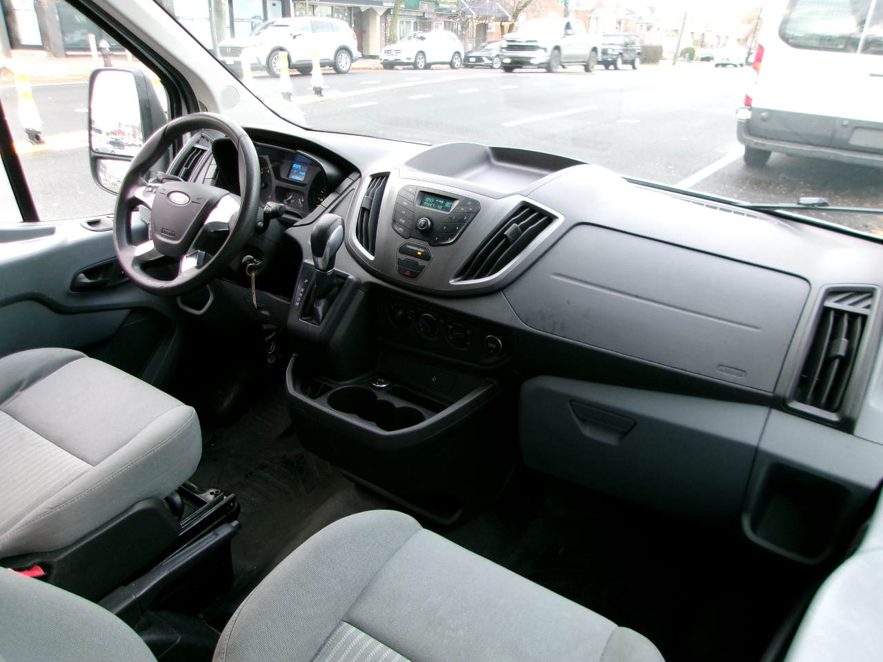 Ford Transit 250 Van Low Roof 60/40 Pass.130-in. WB 2016