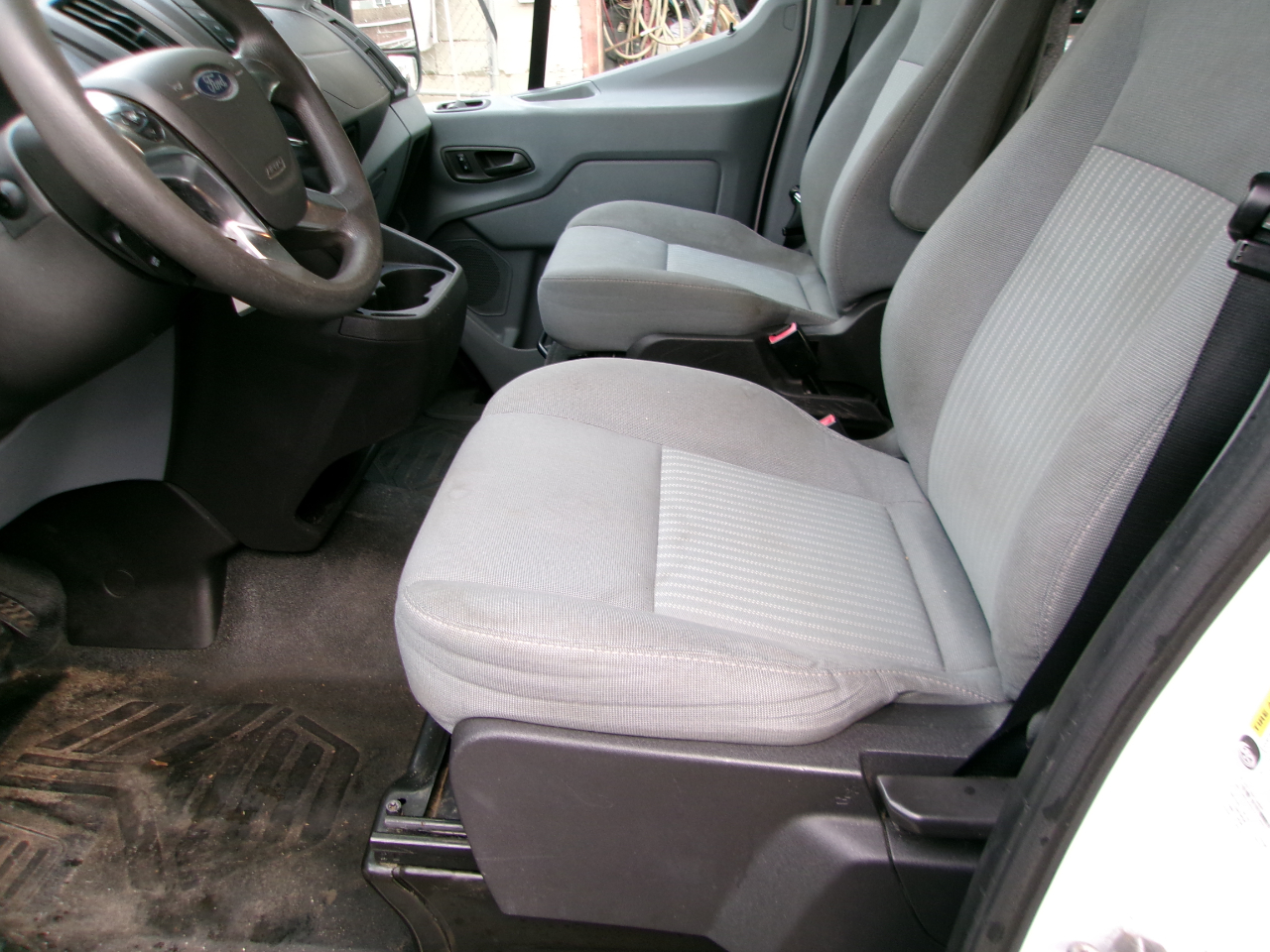 Ford Transit 250 Van Low Roof 60/40 Pass.130-in. WB 2016