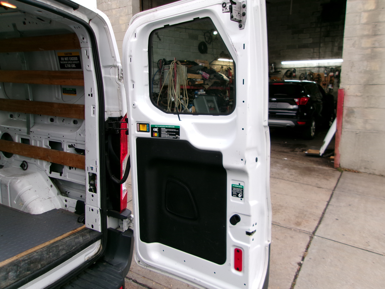 Ford Transit 250 Van Low Roof 60/40 Pass.130-in. WB 2016