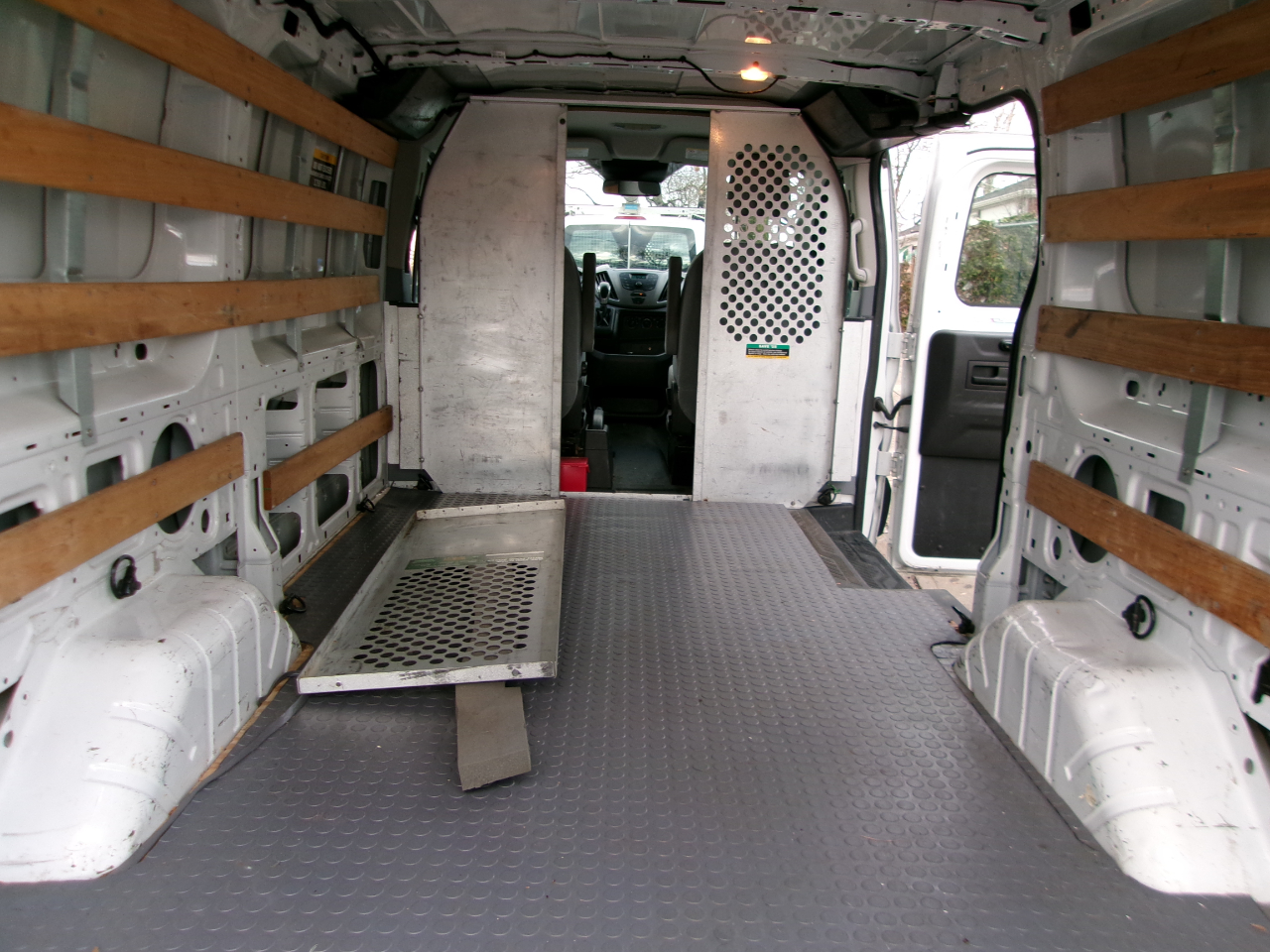 Ford Transit 250 Van Low Roof 60/40 Pass.130-in. WB 2016