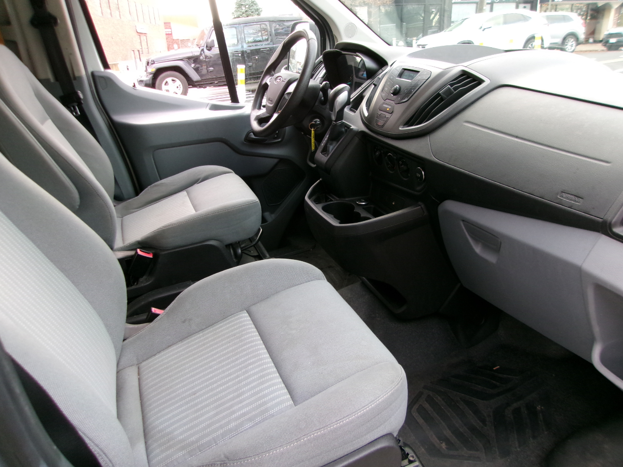 Ford Transit 250 Van Low Roof 60/40 Pass.130-in. WB 2016