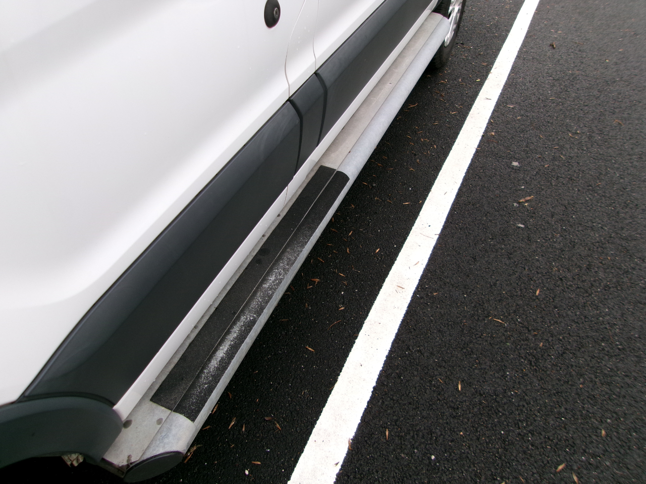 Ford Transit 250 Van Low Roof 60/40 Pass.130-in. WB 2016