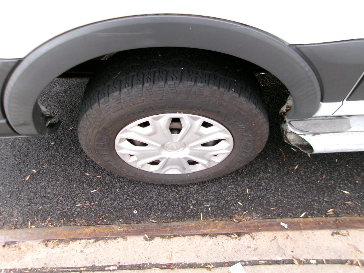 Ford Transit 250 Van Low Roof 60/40 Pass.130-in. WB 2016