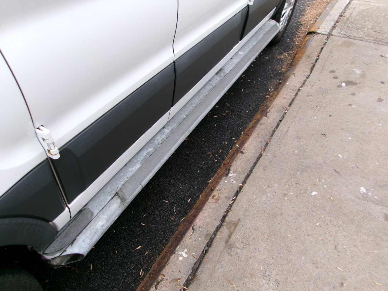 Ford Transit 250 Van Low Roof 60/40 Pass.130-in. WB 2016