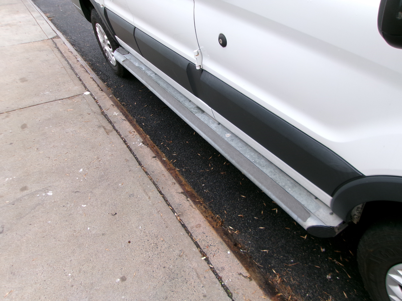 Ford Transit 250 Van Low Roof 60/40 Pass.130-in. WB 2016