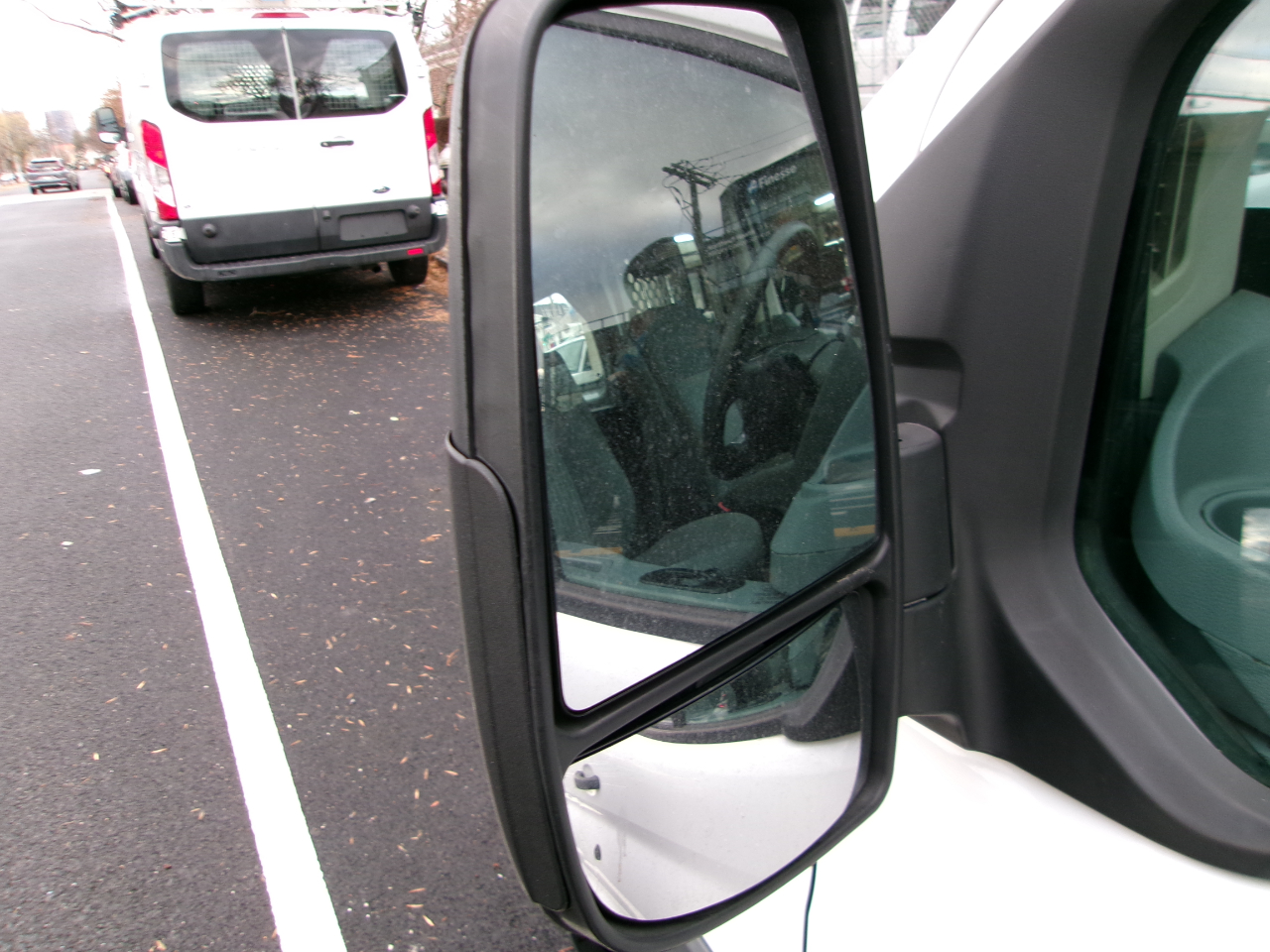 Ford Transit 250 Van Low Roof 60/40 Pass.130-in. WB 2016