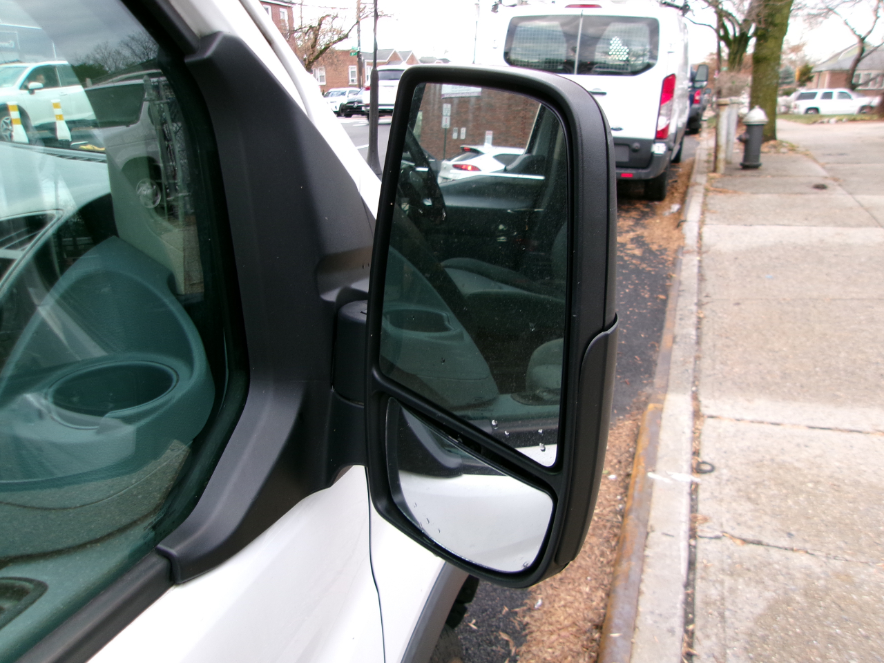Ford Transit 250 Van Low Roof 60/40 Pass.130-in. WB 2016