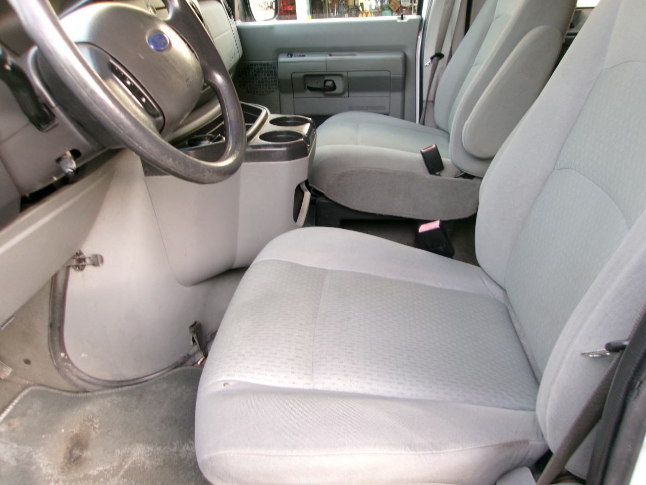 Ford Econoline E-350 XLT Super Duty 2009