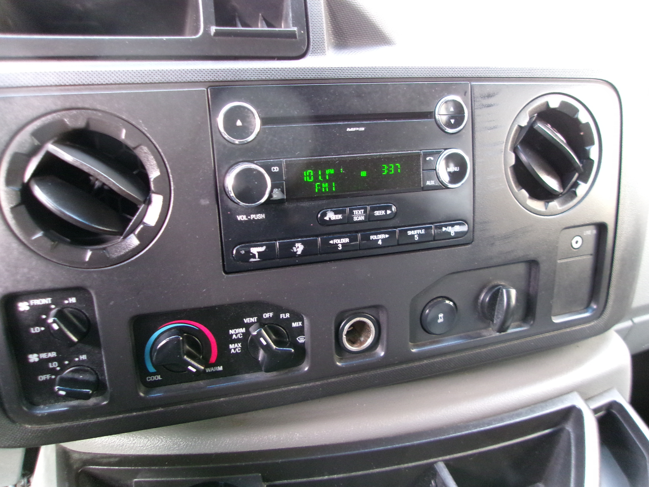 Ford Econoline E-350 XLT Super Duty 2009