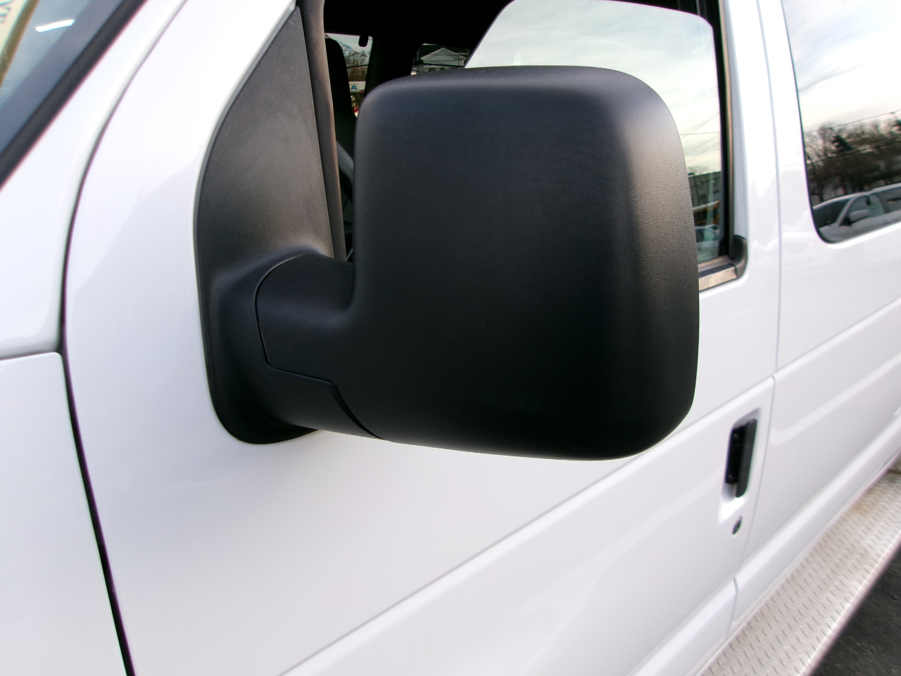 Ford Econoline E-350 XLT Super Duty 2009