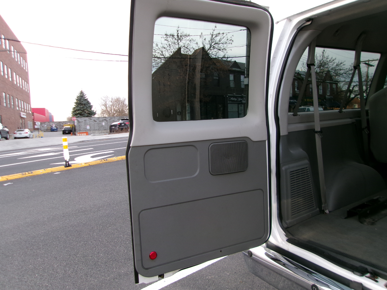 Ford Econoline E-350 XLT Super Duty 2009