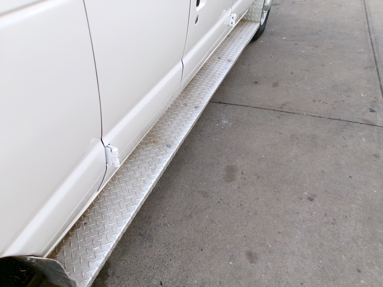 Ford Econoline E-350 XLT Super Duty 2009