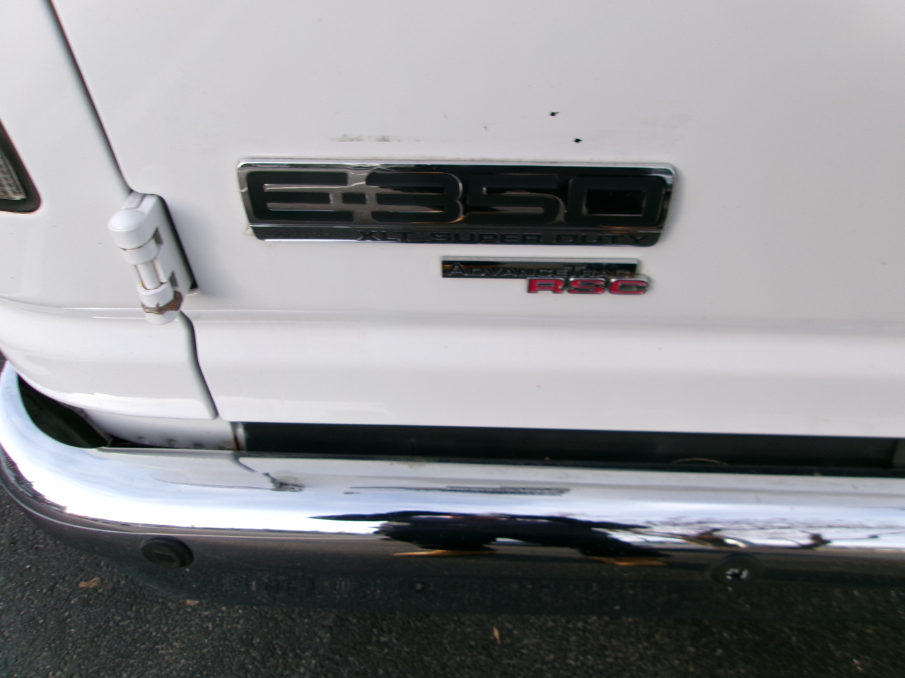 Ford Econoline E-350 XLT Super Duty 2009