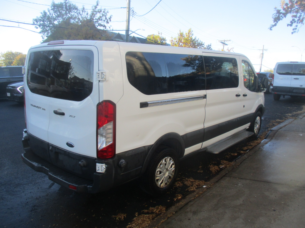 Ford Transit 350 Wagon Low Roof XLT 60/40 Pass. 148-in. WB 2019