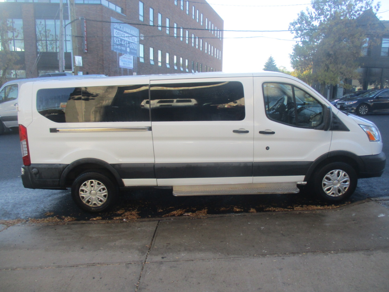 Ford Transit 350 Wagon Low Roof XLT 60/40 Pass. 148-in. WB 2019
